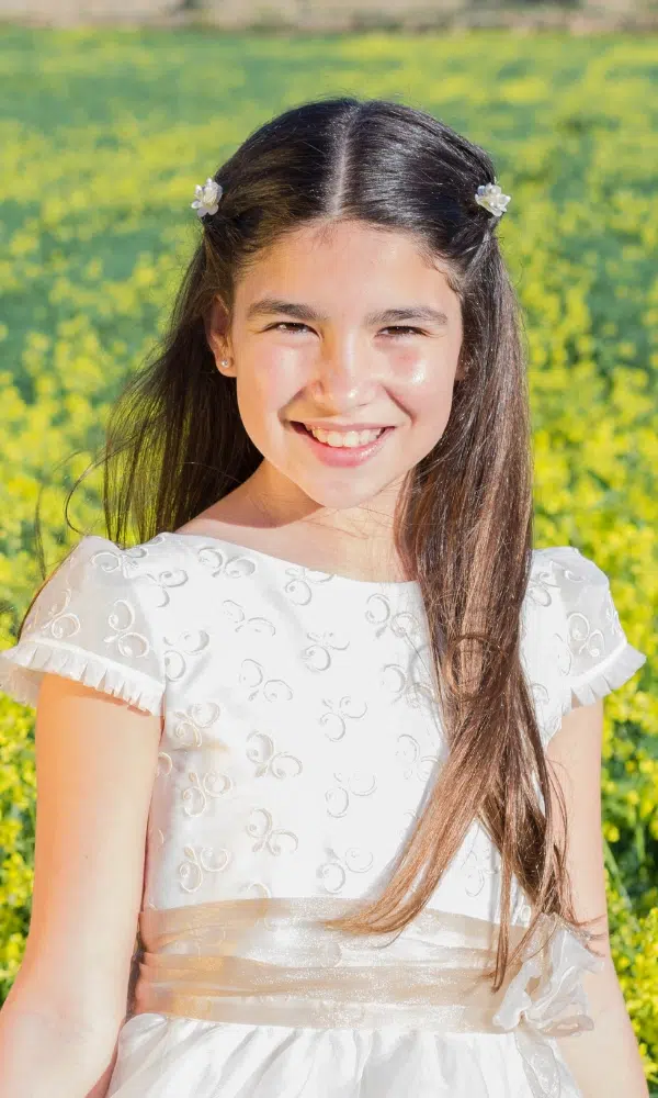 Niña-vestido-blanco.webp » Marketplace Colombia » Marketplace Colombia