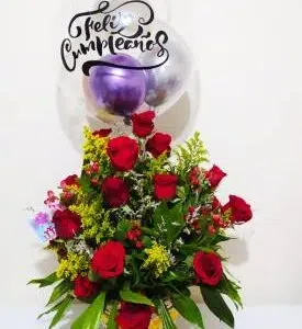 Arreglo floral de 24 rosas