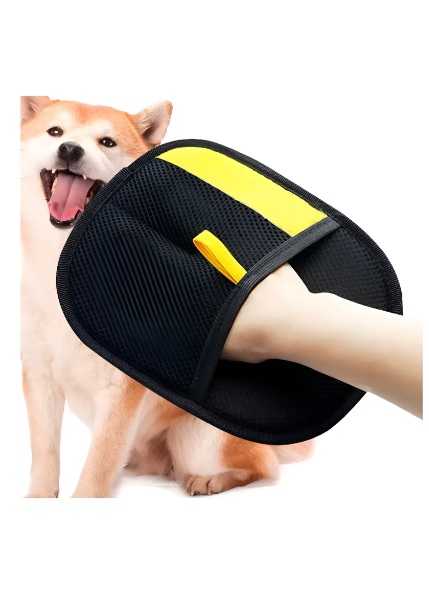 19d2c701a70-electrohogarcyc-u2cuurlpnkl-dhhgybrqw0n 3 » Marketplace Colombia Person Wearing a Black Protective Bite Sleeve on Their Forearm As a Dog Approaches Playfully