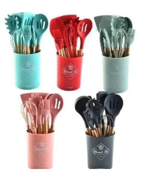 19e7a04a56d-electrohogarcyc-xzp7923ojn-k5p3zd77r0f 1 » Marketplace Colombia Five Pastel-colored Kitchen Utensil Sets in Matching Cups (turquoise, Red, Light Gray, Pink, and Dark Gray), Each Containing Spatulas, Whisks, Tongs, and Spoons.