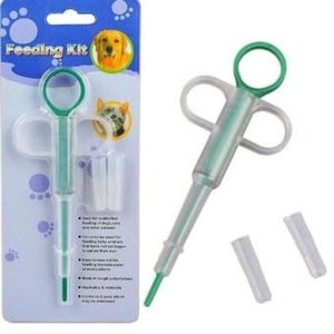 Pet Feeding Kit with a Transparent Syringe, Green Tip, and U-shaped Handles; Two Caps Shown, Packaged on a Blue Card Labeled 'feeding Kit' with a Dog Image.